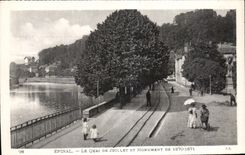 CPA Epinal el Quay de julio y del monumento De1870 1871