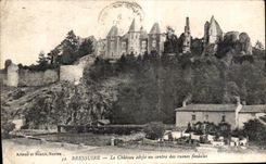 CPA Bressuire the Castle builds in the center of the feudal ruins