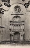 CPA Oiron L Eglise Entree seigneuriale dans la Cour du Chateau