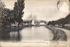 Amiens - La cathedrale - vue prise du chemin de Halage - CPA