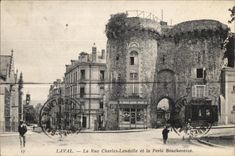 CPA Laval la calle Charles Landelle y el Beucheresse bloquean