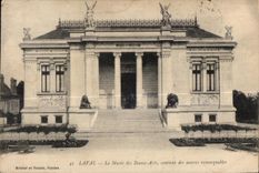 CPA Laval Musee de artes hermosos contiene trabajos notables