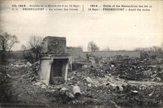 CPA Battles of the Frignicourt Marne In the middle of the Militaria ruins