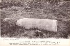 CPA Reims Surroundings of Reims Shell German in our IPemieres Lines close to Fort to Pompelle Militaria Shell