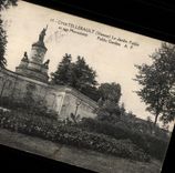 CPA Chatellerault (Vienne) Le Jardin Public et Monument Garden