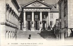 CPA Poitiers Facade du Palais de Justice
