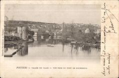 CPA Poitiers Vallee du Calin Vue Prise Du Pont De Rochereuil