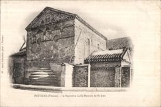 CPA Poitiers (Vienne) La Baptistere Gallo Ramatin de St Jean