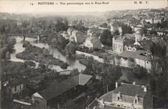 CPA Poitiers Vue panoramique vers le Pont Neuf