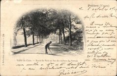 CPA Vallee du Clain Route de Paris au bas des rochers du Porteau