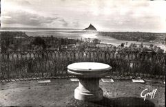 CPS En Normandie Avranches (Manche) Au Jardin des Plantes La Table d Orientation et vue sur la Baie du Mont Saint Michel