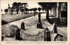 CPA Avranches (manche) la pierre de henri II d angleterre et le monument du souvenir francais