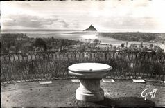 CPS En normandie 503-6 avranches (Manche) au jardin des plantes la table d orientation et vue baie du mont Saint Michel