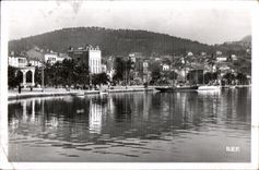 CPA Cote d Azur Bandol Vue sur le Port et la Ville