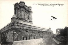 CPA Vincennes Airplane evolving/moving with the top of the Keep Plane