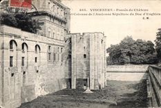 CPA Vincennes Pits of the Castle and Column of I Old Burial of Enghien