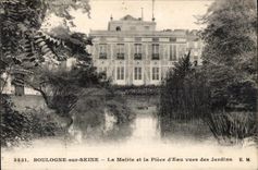 CPA Boulogne on the Seine the Town hall and the Part Water seen of the Gardens
