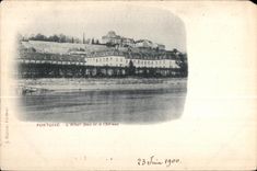 Dios del hotel de CPA Pontoise y el castillo