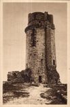 CPA Montlhery la tour la tour possede six elages A la hauteur du a eleve une rangee de consoles machicoulis sur lesquel 