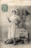 CPA La Normandie La C P A Types et Costumes Normands La Sante de la Normande Folklore 