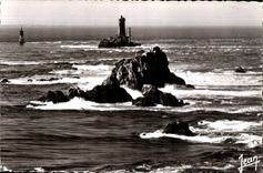 CPA La Pointe Du Raz (Finistre) L extreme Pointe Au fond L ile De Sein