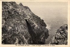 CPA La Pointe du Raz L Enfer de Plogoft La Cheminee du Diable