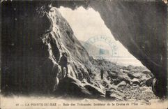 CPA La Pointe du Raz Baie des Trepasses Interieur de la Grotte de l Est