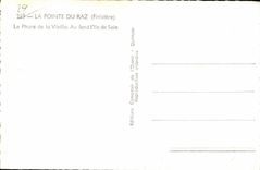 CPA La Pointe du Raz (Finistere) Le phare de la Vieille Au foud l lle de Sein