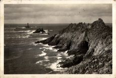 CPA Pointe du Raz (Finistere) L Eperon et le Phare de la Vieille