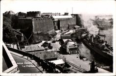 CPA Brest Le Chateau Bateau