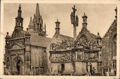 CPA Guimilau La Douce France (Finistere) Le Calvaire et l Eglise (reconstruite au XVII siecle)