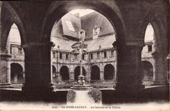 CPA Ste Anne d Auray Le Calvaire et le Cloitre