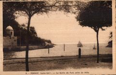 CPA Pornic (the Loire-Inf) the Exit of the Port Taken of the Mole