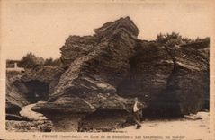 CPA Pornic (Loire inf) Cote de la Birochere Les Cheminees au sud est