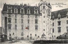 CPA Nantes Court of the Castle the Large Home (XV century)