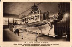 CPA Brest Le canot de I empereur le rouf surmonte d une couronne imperiable soutenue par quatre