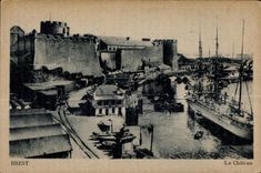 CPA Brest le chateau Bateau 