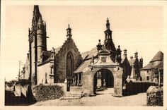 CPA Guimiliau (finistere) L Eglise et le Cimetiere (Ensemble architectaral caracteristique de l art breton)