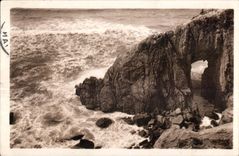 CPA Quiberon Effet de vagues a la Grotte de kergroix