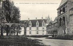 Chateaubriant - Interior Court of the Old Castle - CPA
