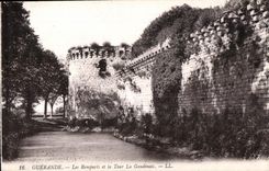 CPA Guerande La Remparts et la Tour La Gaudinais