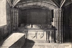 CPA Guerande (Loire Inf) Interieur de la Collegiale la Crypte Tombeau de Tristan de Carne