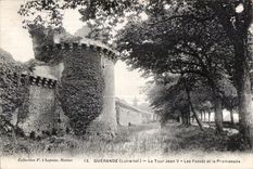 CPA Guerande (Loire Inf) La Tour Jean V Les Fosses et la Promenade