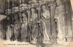 CPA Guimiliau Interieur du Portail