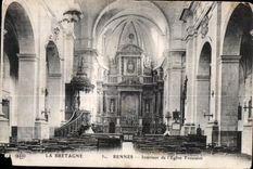 CPA Rennes Interieur de I Eglise Toussaint