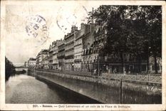 CPA Rennes Quai Lamennais et un coin de la place de Bretagne