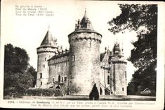 CPA Chateau de Combourg La Tour situee a l angle appelee par Chateaubriand Tour du Maure plus elevee que les autres para