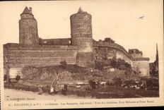 CPA Fougeres Le Chateau Les remparts cote Ouest Tour des Gobelins Tour Melusine et Tour Raoul