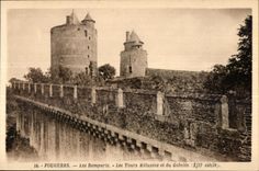 CPA Fougeres Les Remparts Les Tour Melusine et Du Gobelin