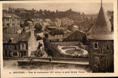 CPA Fougeres Tour de Guemadeux et petil Jardin public